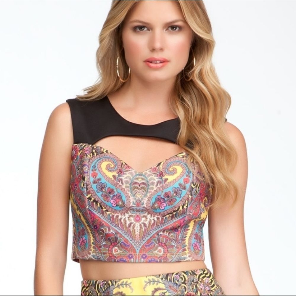 Bebe Deja Vu Paisley Cut Out Crop Top Size Small